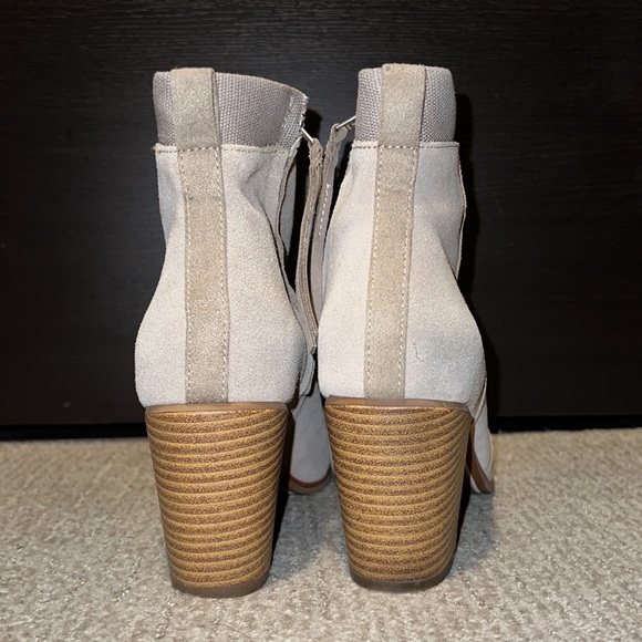 Toms Lunata (Block Heel) Bootie size 9.5 Tan Brown - Picture 3 of 9